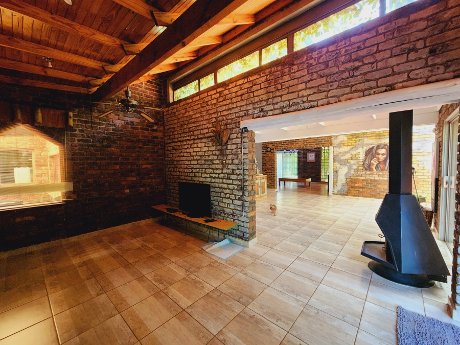 4 Bedroom Property for Sale in Grimbeeck Park North West